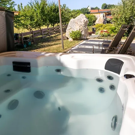 Elisabeth Ratsch an der Weinstraße