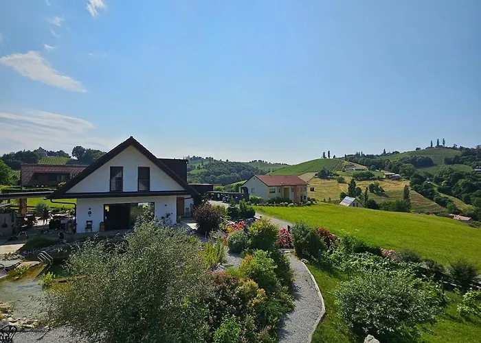 Elisabeth Ratsch an der Weinstraße