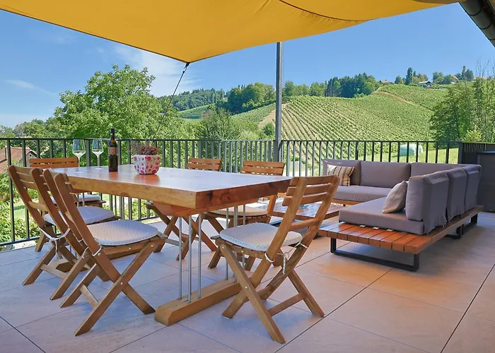 Elisabeth Ratsch an der Weinstraße